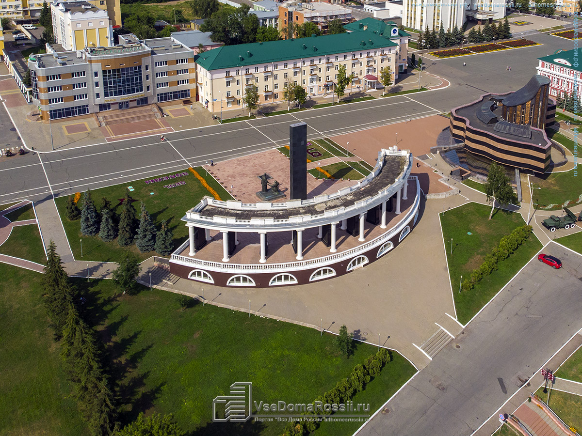 Номер столицы с саранск. Монумент вечной славы Саранск. Фонтанный спуск. Саранск достопримечательности круг. Улица красная 22 Саранск.