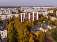 Nizhnekamsk, Khimikov avenue, 房屋 22. 公寓楼