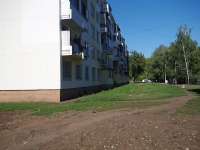 Nizhnekamsk, Khimikov avenue, 房屋 30Б. 公寓楼