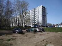 Nizhnekamsk, Khimikov avenue, 房屋 110. 公寓楼