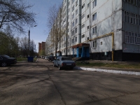 Nizhnekamsk, Khimikov avenue, 房屋 110. 公寓楼