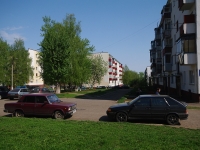 Nizhnekamsk, Khimikov avenue, 房屋 76Г. 公寓楼