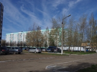 Nizhnekamsk, Shinnikov avenue, 房屋 47. 公寓楼