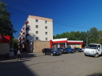 Nizhnekamsk, Stroiteley avenue, 房屋 15. 公寓楼