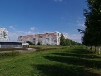 Naberezhnye Chelny, 40 let Pobedy st, house 63. Apartment house