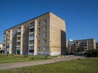 Salavat, Leningradskaya st, house 47. Apartment house