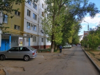 Volzhsky, Druzhby st, house 52. Apartment house