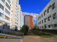 Volzhsky, Druzhby st, house 105. Apartment house