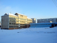 Bratsk, 技术学校 Братский торгово-технологический техникум, Yeniseyskaya st, 房屋 66/7