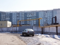 Novokuznetsk, Stroiteley avenue, 房屋 100. 公寓楼