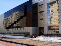 Novokuznetsk, 购物娱乐中心 Континент,  , 房屋 46А