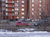 Novokuznetsk, Transportnaya st, 房屋 81Б. 公寓楼