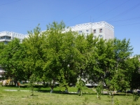 Novokuznetsk, Aviatorov avenue, house 122. Apartment house