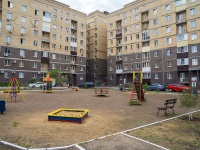 Orenburg, Krasnoznamennaya st, 房屋 58/1. 公寓楼