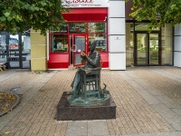 , st Moskovskaya. sculpture