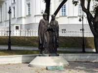 neighbour house: square. Sobornaya. monument Петру и Февронии