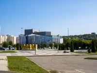 neighbour house: st. Suvorov. square "Юбилейная"