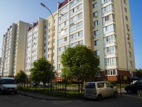 , st Voroshilov, house 25. Apartment house