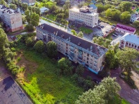 Solikamsk, 20 let Pobedy st, house 157. Apartment house