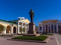 , monument И.П. ПавловуLenin st, monument И.П. Павлову