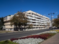 улица Молодогвардейская, house 232. многоквартирный дом