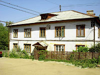 neighbour house: st. Internatsionalistov, house 32/СНЕСЕН. Apartment house