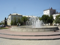 Novokuibyshevsk, fountain на площади ЛенинаLenin sq, fountain на площади Ленина