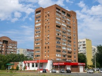 Togliatti, 40 Let Pobedi st, house 30. Apartment house