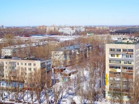 Togliatti, Mira st, house 124. Apartment house