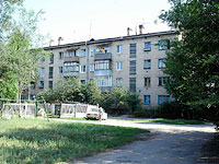 neighbour house: st. Gidroturbinnaya, house 24. Apartment house