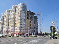 叶卡捷琳堡市, Bakinskikh Komissarov st, 房屋 99. 公寓楼