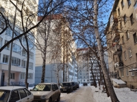 Yekaterinburg, Krasnykh Komandirov st, house 106. Apartment house