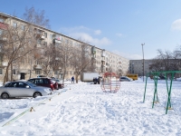 Beryozovsky, Teatralnaya st, house 28. Apartment house