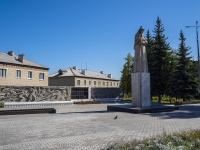 neighbour house: st. Komsomolskaya. memorial "Участникам Великой Отечественной войны" 