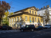 neighbour house: alley. Pervomayskiy, house 2/18. Apartment house