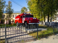 , monument Пожарная машина АЦ-40 Krasnaya square, monument Пожарная машина АЦ-40 