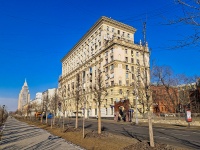 neighbour house: avenue. Leningradskiy, house 18. Apartment house