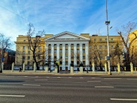 隔壁房屋: avenue. Leningradskiy, 房屋 17. 大学 Московский международный университет 