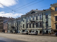 Vasilieostrovsky district,  , house 32. Apartment house