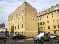 Vasilieostrovsky district,  , house 42. Apartment house