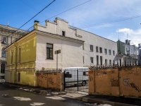 Vasilieostrovsky district,  , house 19. Apartment house