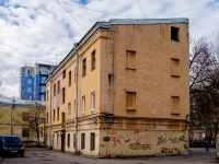 Vasilieostrovsky district, 13-ya liniya v.o. st, house 58-60. Apartment house