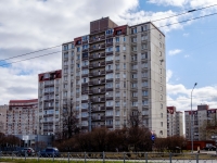 Vasilieostrovsky district,  , house 41. Apartment house