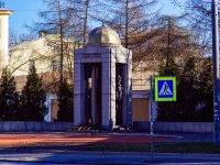 Vyiborgsky district, memorial Памятник-мемориал военным медикам , memorial Памятник-мемориал военным медикам