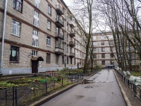 neighbour house: avenue. Toreza, house 15. Apartment house