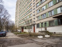 Vyiborgsky district, Toreza avenue, house 20. Apartment house