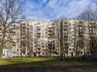 Vyiborgsky district, Karbyshev st, house 10. Apartment house