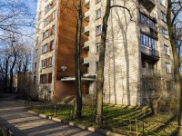 Vyiborgsky district, Novorossiyskaya st, house 40. Apartment house