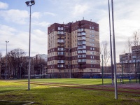 Vyiborgsky district, avenue Parkhomenko, house 32. Apartment house