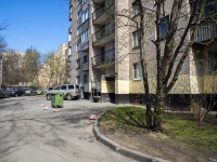 Kalininsky district, Piskaryovskij avenue, 房屋 12 к.1. 公寓楼